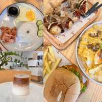 Feed your vanity at Vanitea Cafe