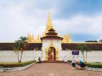 สักการะพระธาตุหลวงเวียงจันทน์ ประเทศลาว