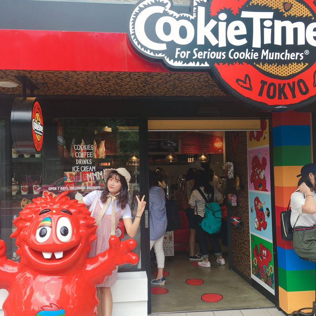 도쿄 하라주쿠의 귀여운 쿠키몬스터가 있는 카페🍪