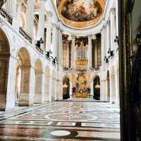 THE STUNNING PALACE  OF VERSAILLES.