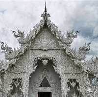 The Exquisite White Temple 