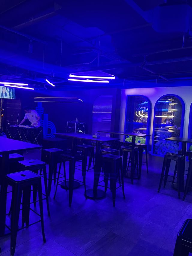 ร้านฟังเพลงยุค90s ย่านสีลม