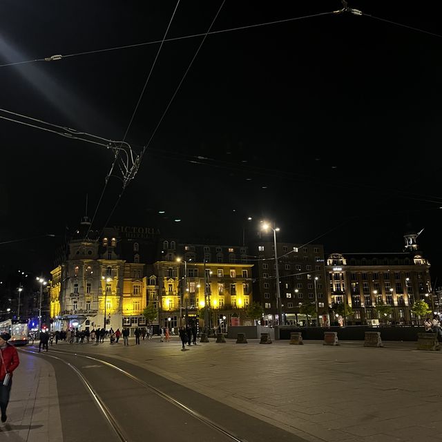 Amsterdam Central สถานีรถไฟใจกลางเนเธอแลนด์