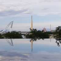 มัสยิดสีชมพูที่ ปุตราจายา (Putrajaya) มาเลเซีย 🕌