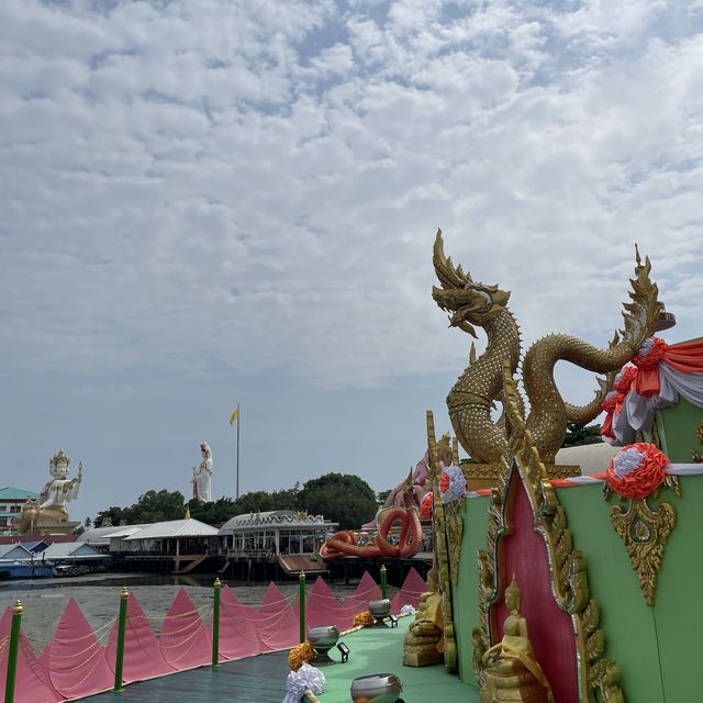 วัดสมานรัตนาราม วัดเดียวจบครบทุกอย่าง