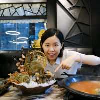 堅係鮮。超正任食生猛活海鮮雞煲火鍋