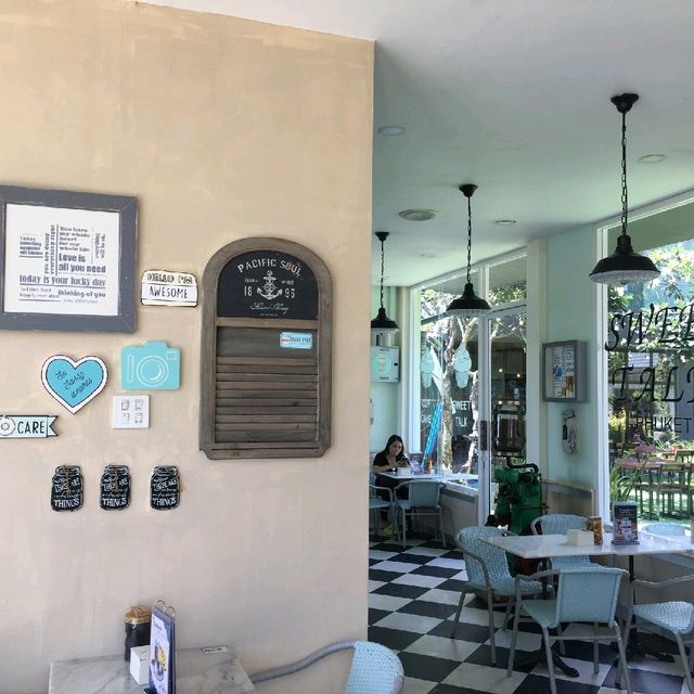 ร้านไอศครีม Sweet talk จ.ภูเก็ต