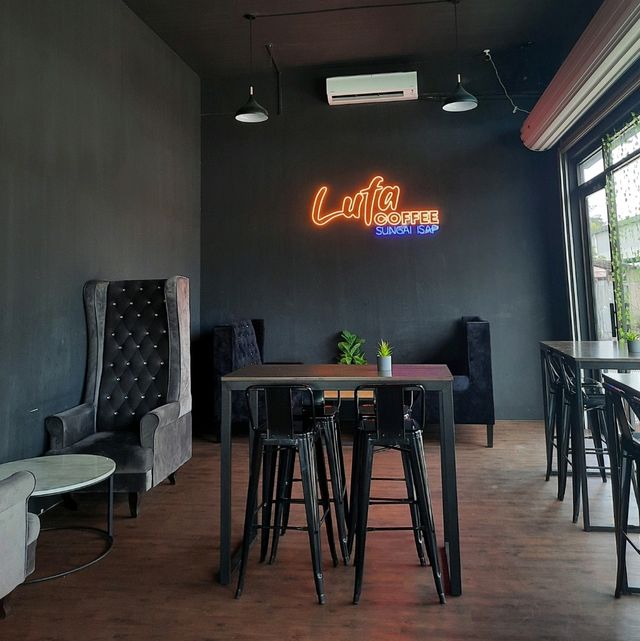 Cafe hunting at mysterious Lufa Coffee