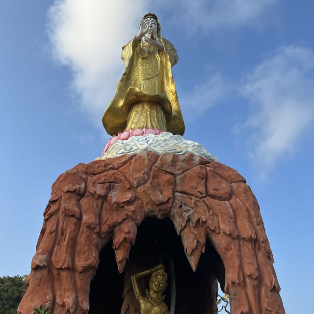 สำนักสงฆ์เขาใหญ่ญาณวโรดมวราราม เกาะล้าน