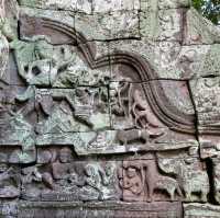 Temple Y, the half-pediment