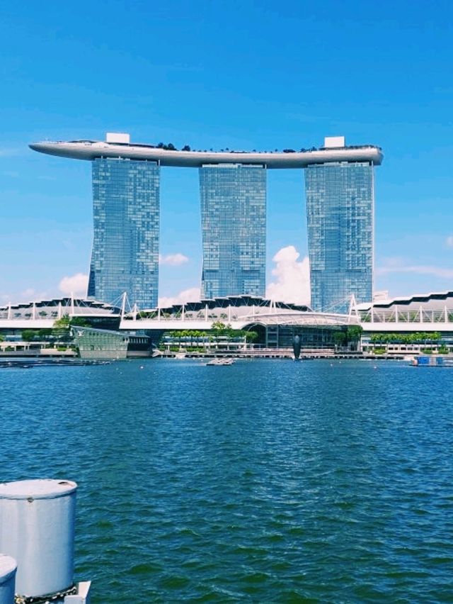 Picturesque Walk in the Red Dot City