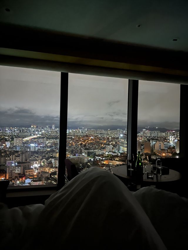 한강 및 도심 뷰가 작살나는 호텔 💟