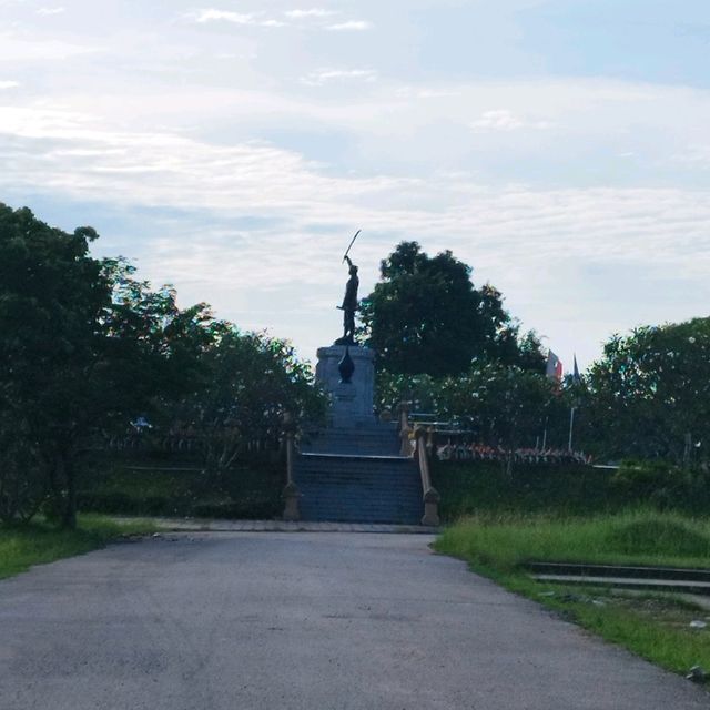 พระบรมราชานุสาวรีย์ สมเด็จพระนเรศวรมหาราช