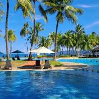BREAKFAST BY THE POOL AND SEA
