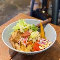 下北澤人氣湯咖哩拉麵店 點與線