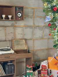 거꾸로 트리와 귀염둥이 만두가 반겨주는 청주 카페🎄♥️