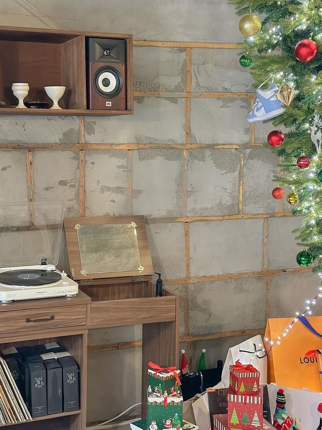 거꾸로 트리와 귀염둥이 만두가 반겨주는 청주 카페🎄♥️