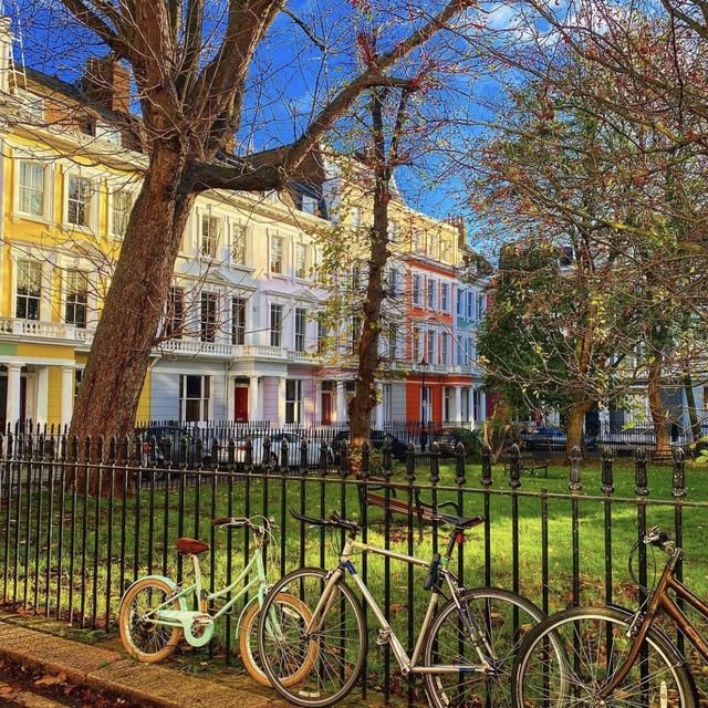A Stroll Through London's Colorful Canvases