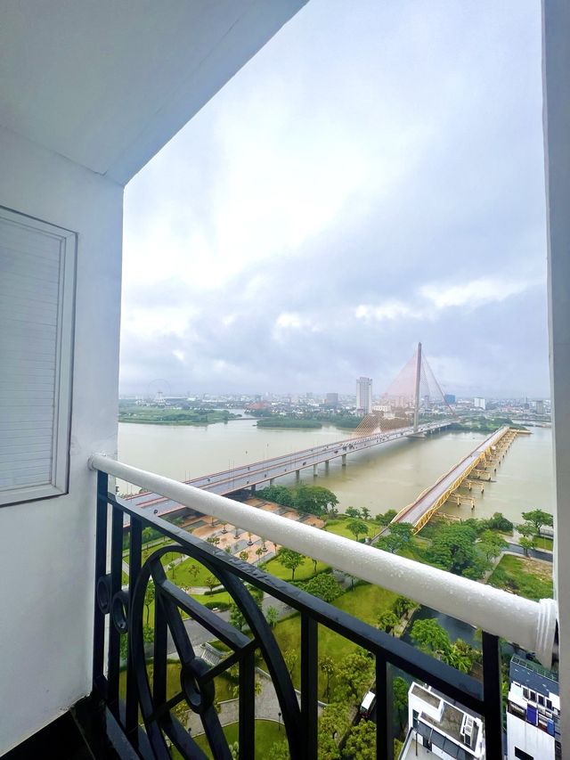 Fivitel Da Nang Hotel: Has Amazing View🏨🇻🇳