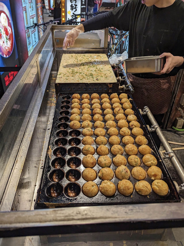 ร้านทาโกะยากิอร่อย ย่านโดทงโบริ Osaka