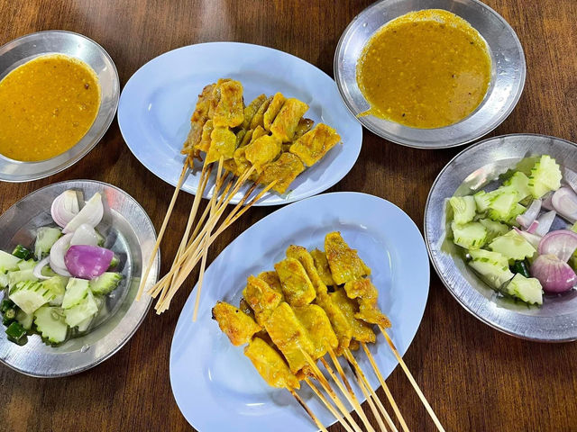 “หมี่ต้นโพธิ์” ร้านดังประจำภูเก็ต