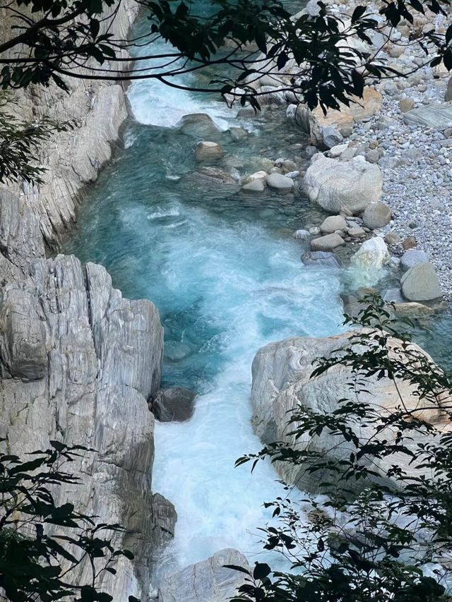砂卡瑤步道：花蓮的自然探險與原始美景之旅🌿🥾