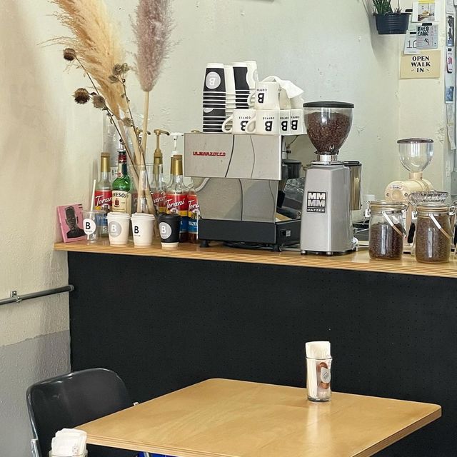 「BROWN COFFEE」：舒適環境，絕對值得一試
