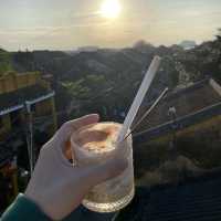 ชมวิวพระอาทิตย์ตกเมืองดานังที่ Faifo Coffee