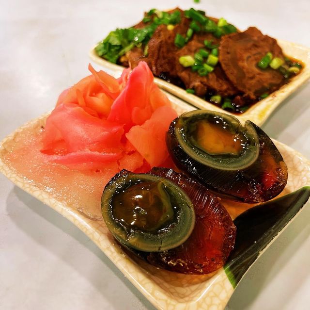 豐信餃子店：新鮮手工製作，排隊美食指南