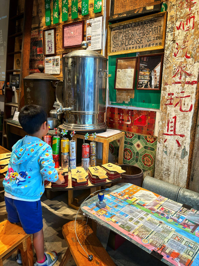 「藍屋建築群」：老香港文化代表，地址：灣仔石水渠街