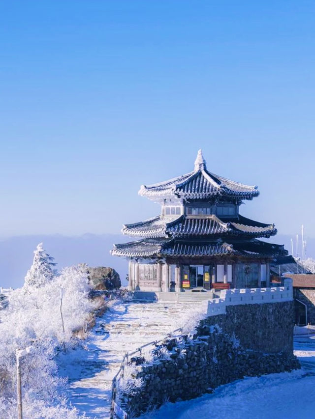 아름다운 한옥정자와 설산, ❄️ 눈 골짜기를 볼 수 있는 🍧 국내 겨울왕국 여행지 추천
