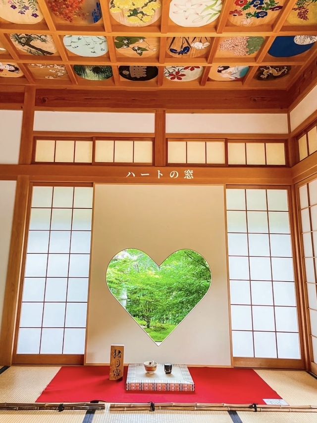 【京都】「2000個超えの風鈴」と「ハートの窓」が写真映えする夏の人気スポット