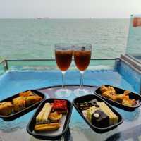 Panoramic Paradise: Unwinding at Lexis Hibiscus