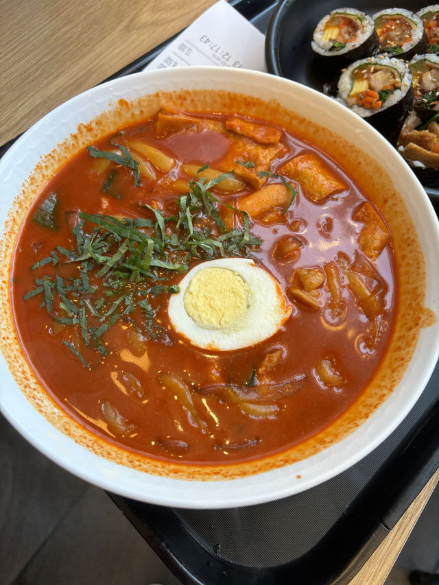점심웨이팅 필수인 24시간 가성비 분식맛집,싸다김밥 마포역점