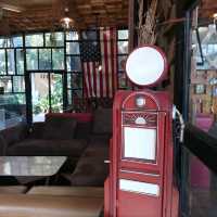 Zombie Cafe' เปลี่ยนบ้านเก่ามาเป็นร้านกาแฟ