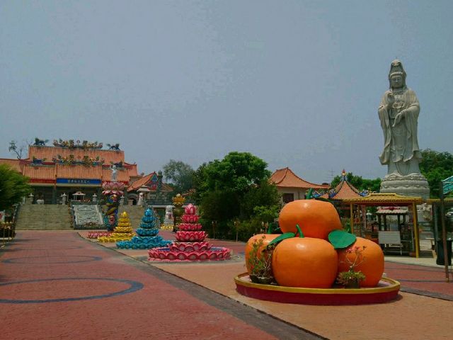 วิหารพระโพธิสัตว์กวนอิม สะพานข้ามแม่น้ำแคว