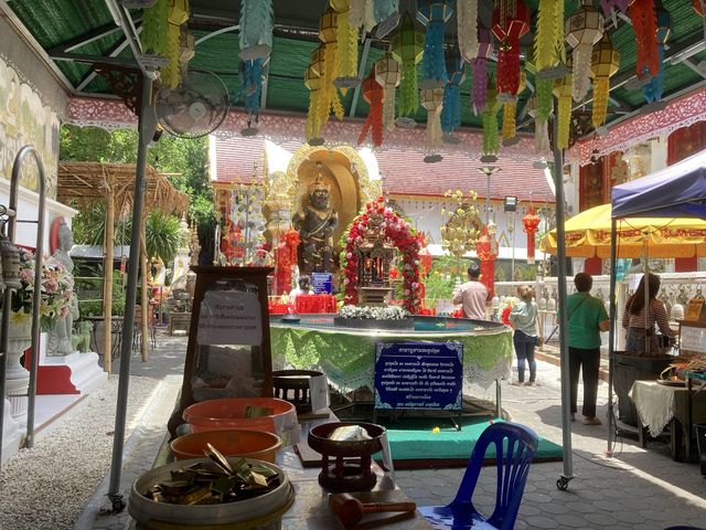ติดขัดเรื่องเงินลองมาไหว้ขอพรที่ “วัดอุปคุต” 