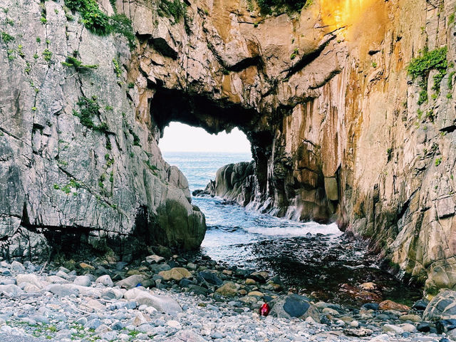 The Hakusan Natural Arch 白山洞門