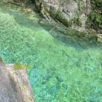【長野】絶景エメラルドグリーンの川で川遊び