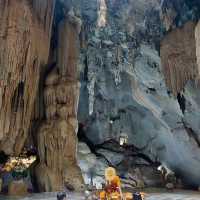 ชมหินงอกหินย้อย วัดถ้ำพุหว้า กาญจนบุรี