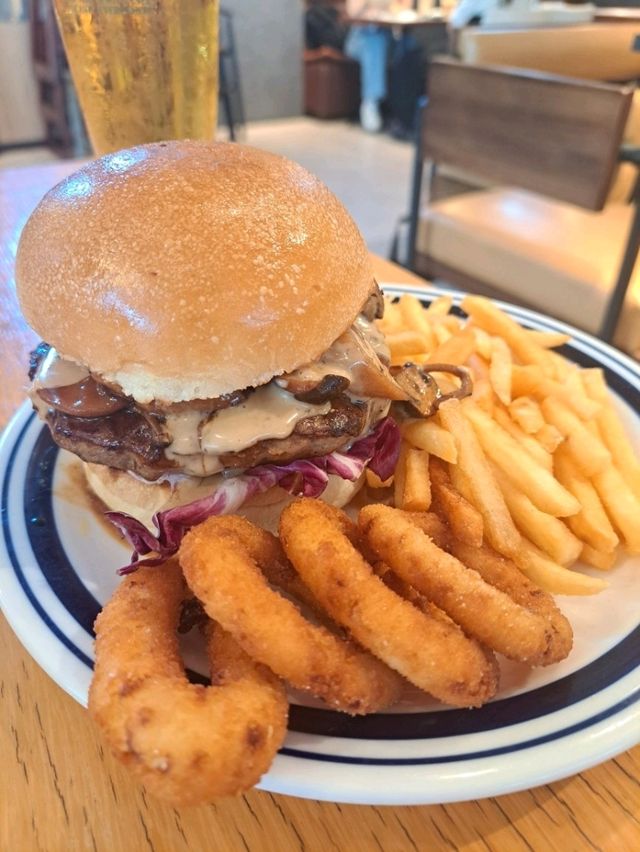 【ハーバーランド】サラダバー付き♪おひとり様ランチ