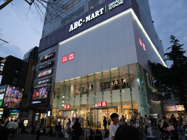 ตลาดกลางคืนซีเหมิน (Ximending Night Market)