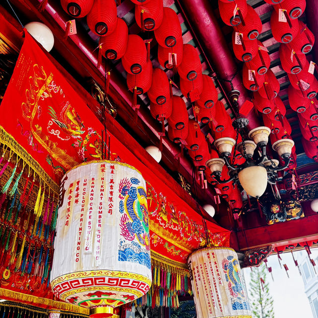 "Must-Visit Tua Pek Kong Temple in Kuching: Enhance Your Experience with Local Tour Guides"