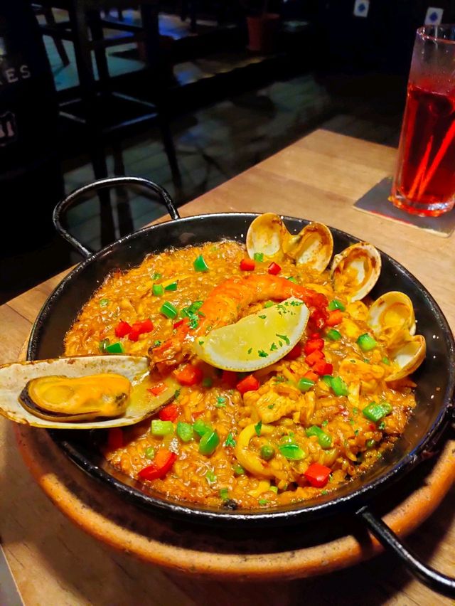 La Bodega: A Great Spot for Drinks and Spanish Seafood Paella