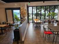 A nice and cozy cafe at the entrance of Anmyeondo