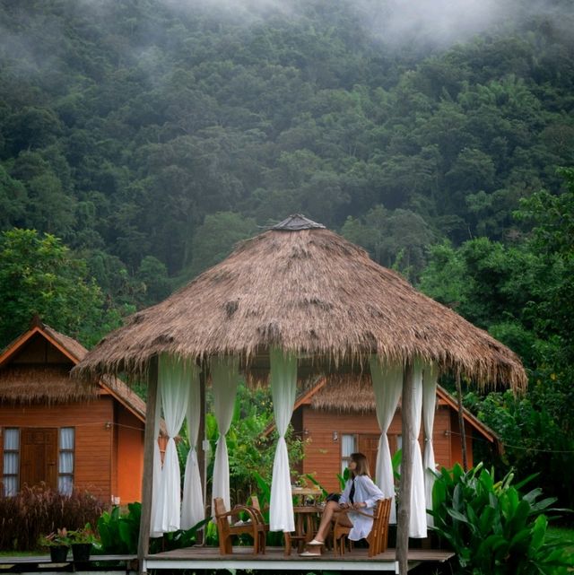 ที่พักริมน้ำมาง และวิวท้องนา บ่อเกลือ น่าน