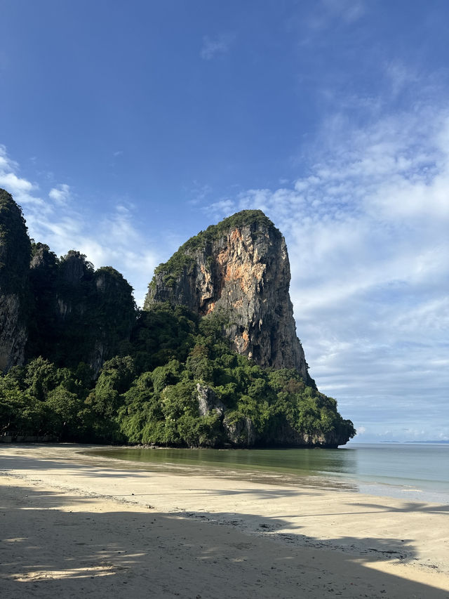 เที่ยวหาดไร่เลย์ ทะเลสวย สุดโรแมนติก 🌴🌊💕