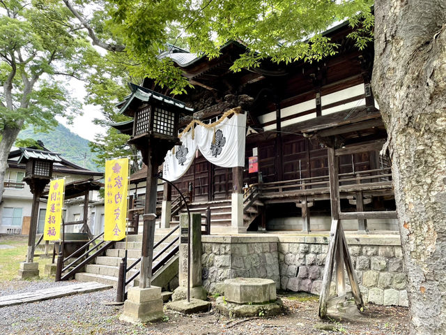 【長野県】境内の欅が見どころ！