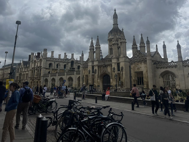 Punting Through the Knowledge Town: Discovering Cambridge’s Charm