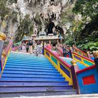 🤩 บันไดหลากสีที่ Batu Caves